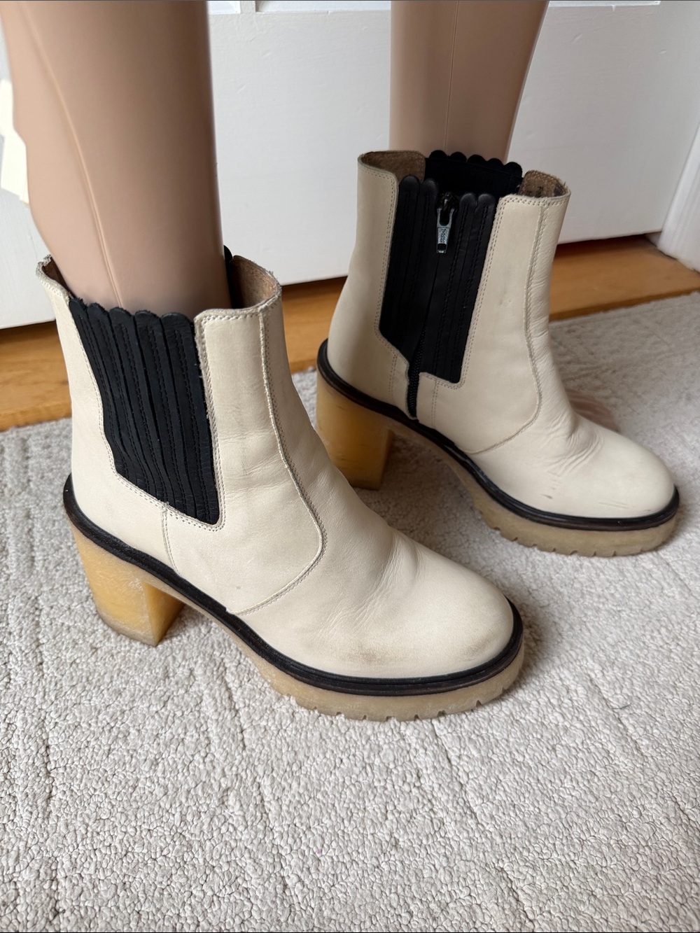 Free People Cream Leather Chelsea Boot with Black Elastic - Picture 1 of 13